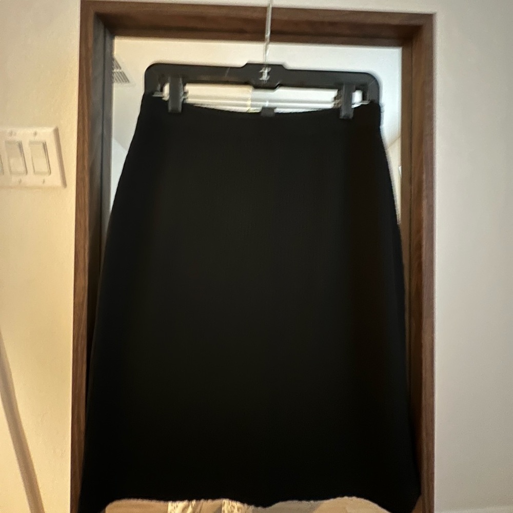 St. John Caviar Classic Black Knit Skirt Size 6